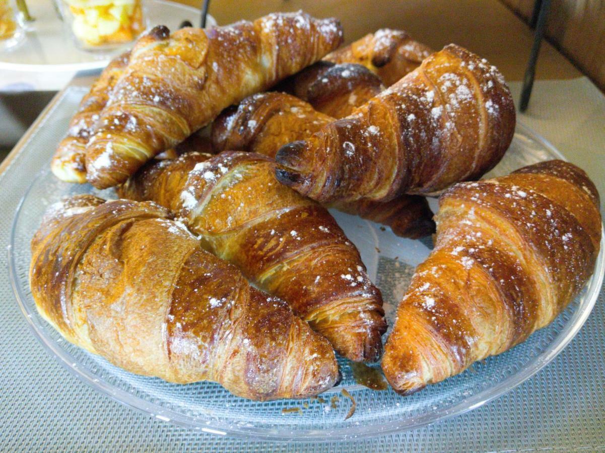 Domaine De L'Olifant Bed & Breakfast Champanges Екстериор снимка