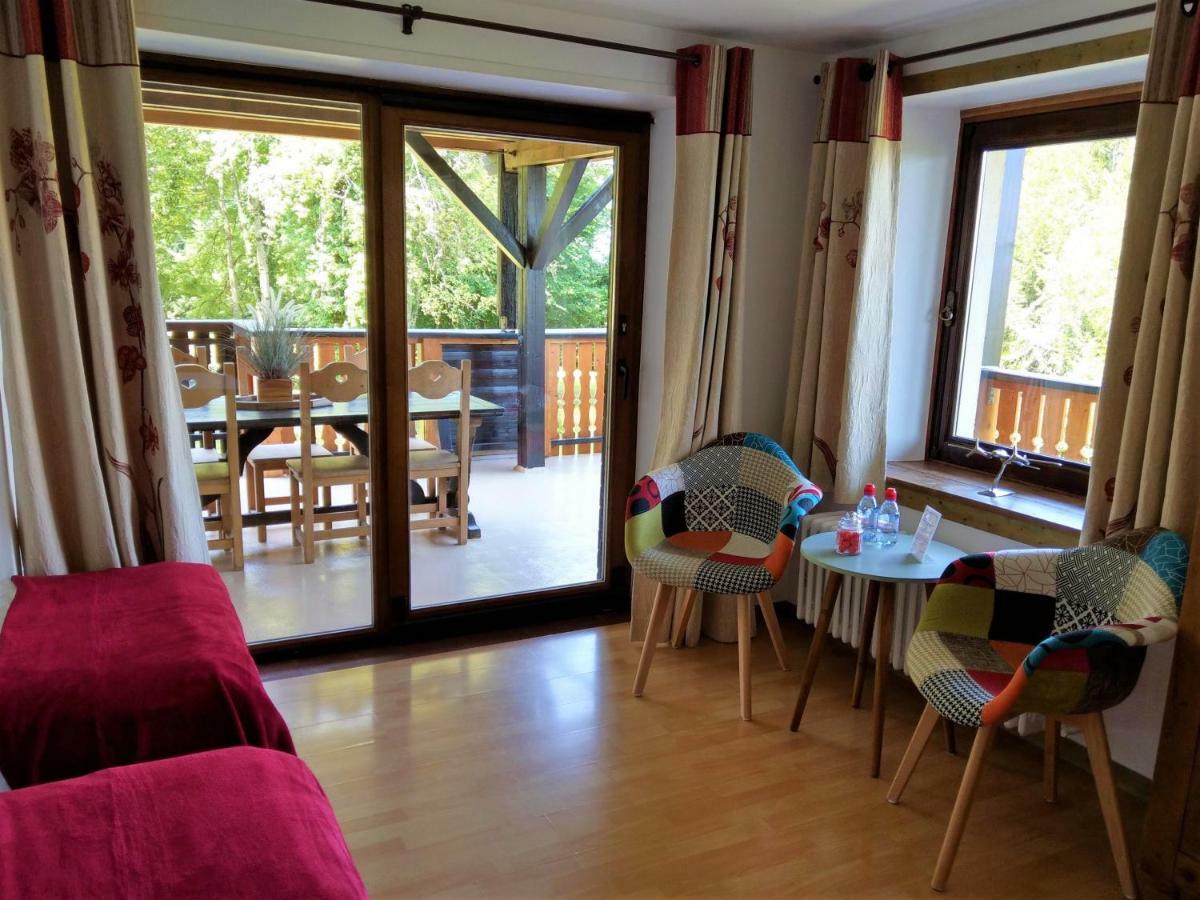 Domaine De L'Olifant Bed & Breakfast Champanges Екстериор снимка